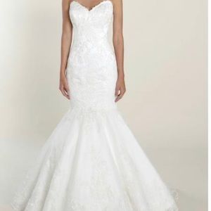Winnie Couture Brunonia Mermaid Gown